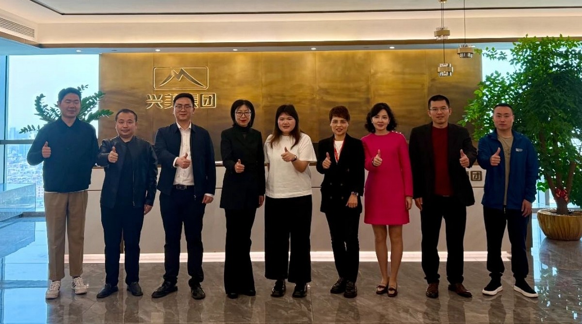 黔东南州人民政府考察团莅临人生就是博集团