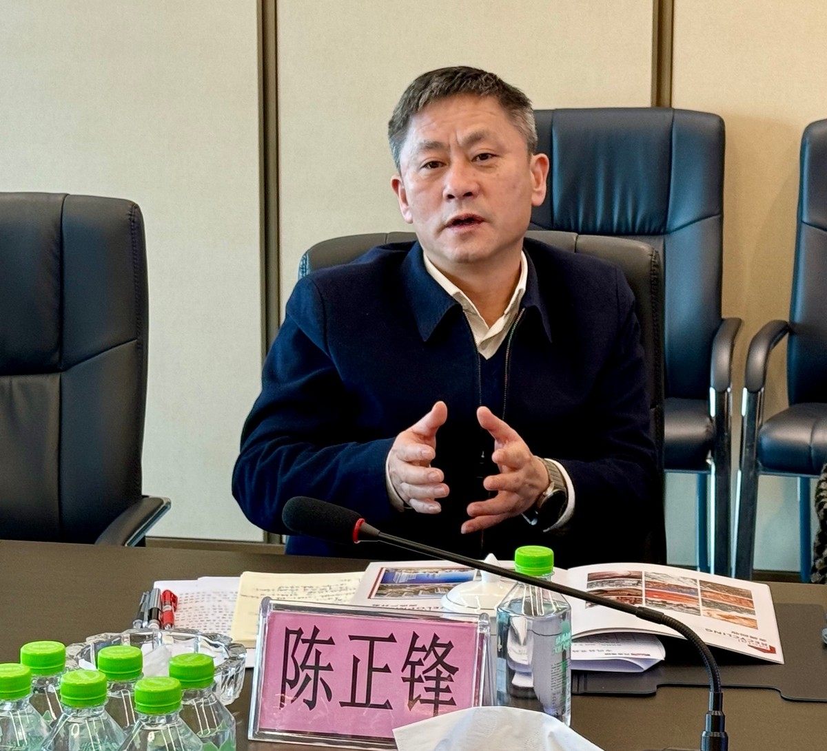 黔东南州人大常委会副主任、岑巩县委书记陈正锋率党政考察团莅临人生就是博集团考察交流